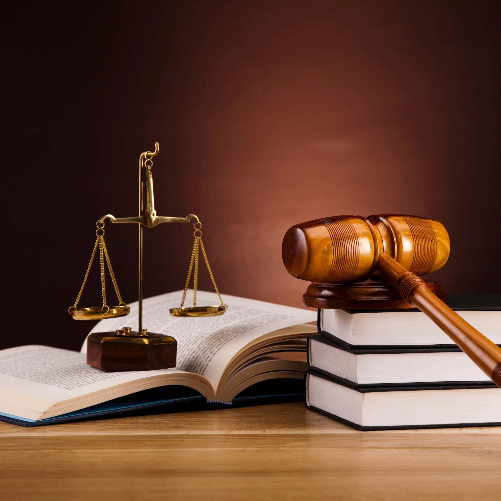 Advocate for pension and retirement benefit disputes in Delhi